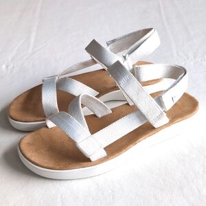 Everlane, The Renew Sport sandal in White/Brown Women's Size 7.5